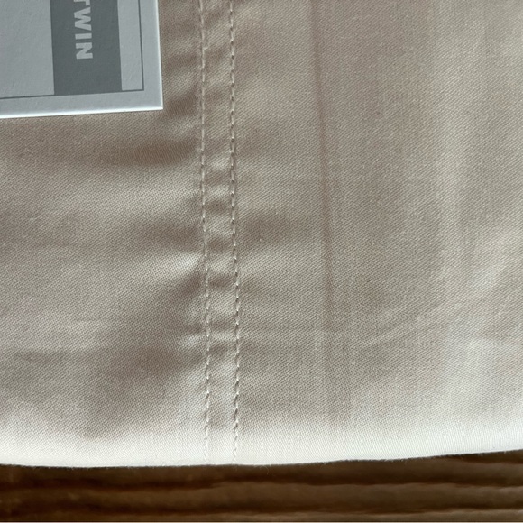 Pottery Barn Kids Blush Organic Sheet Set - Picture 4 of 4